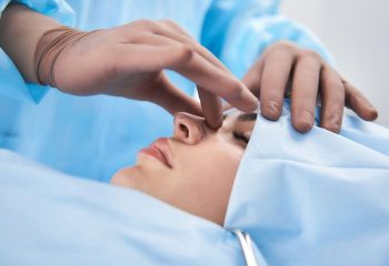 How to choose the right rhinoplasty surgeon?